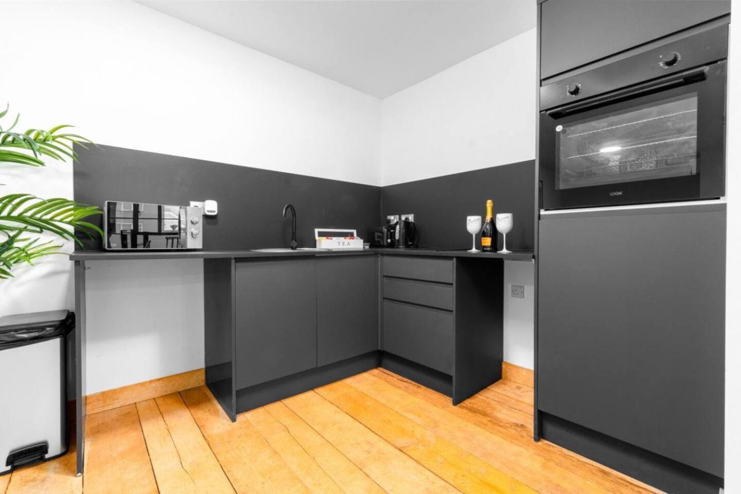 Loft Style Apartment - Near City Centre - Smart Tv- Wifi - Parking - Top Rated - 3Nt Бирмингам Екстериор снимка